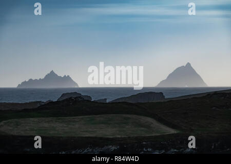 Des vues spectaculaires de la côte atlantique de l'Irlande de l'Ouest sauvage de l'île de Valentia, Ring of Kerry, comté de Kerry, Irlande Banque D'Images