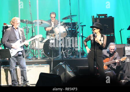 Eric Clapton, Plastique Ono Bande ,NYC 2/16/2010 photo Michael Brito Banque D'Images