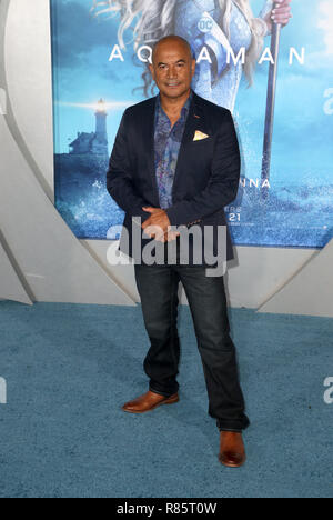 HOLLYWOOD, CA - 12 DÉCEMBRE : Temuera Morrison, à première de Warner Bros Pictures' 'Aquaman" au théâtre chinois de Grauman à Hollywood, Californie le 12 décembre 2018. Credit : Faye Sadou/MediaPunch Banque D'Images