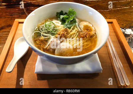 Napa, CA, USA. 26Th Oct, 2018. Meatball canard de ramen Morimoto Napa Chef Exécutif Sean Massey. Credit : Napa Valley Inscription/ZUMA/Alamy Fil Live News Banque D'Images