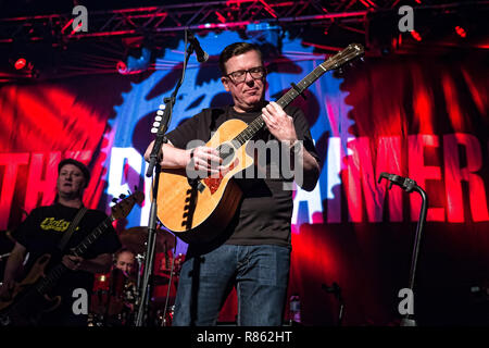 Motherwell, Ecosse, Royaume-Uni. 13 Décembre, 2018. Les Proclaimers Charlie et Craig Reid, de concert au Civic Center Concert Hall, Motherwell, Ecosse, Royaume-Uni. Crédit : Stuart Westwood/Alamy Live News Banque D'Images