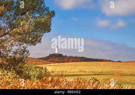 Image Automne de phare blanc Dornbusch sur l'île de Hiddensee, sur la mer Baltique, en Rhénanie-Palatinat, dans l'Allemagne du Nord Banque D'Images