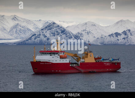 RRS Ernest Shackleton dans le Passage du Nord-Ouest 2016 Banque D'Images