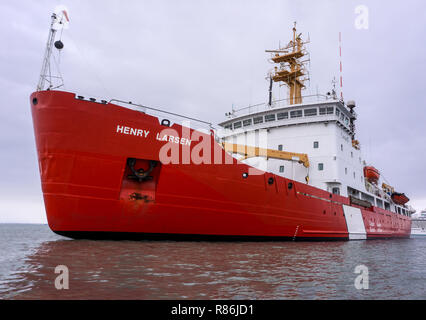 Henry Larsen à Pond Inlet Passage du Nord-Ouest Banque D'Images