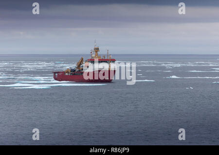 RRS Ernest Shackleton dans le Passage du Nord-Ouest 2016 Banque D'Images