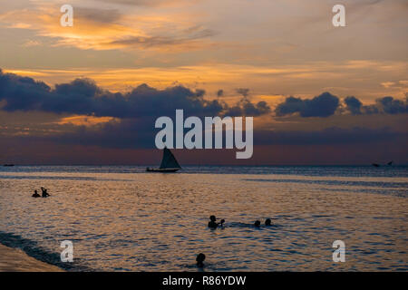 Coucher du soleil à Stone Town, Zanzibar Banque D'Images