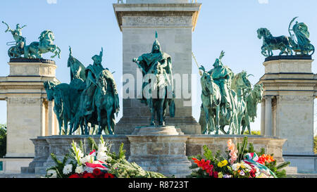 Sept chefs de la Magyar millénaire monument à la Place des Héros, Budapest, Hongrie Banque D'Images