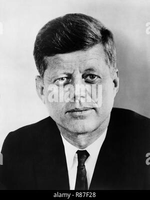 John Fitzgerald Kennedy (1917-63), 35e président des États-Unis, la tête et épaules Portrait, 1961