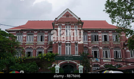 L'École de St Paul, un exemple de l'architecture coloniale britannique à Yangon, Myanmar. Banque D'Images