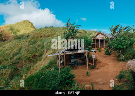 Un sentier de randonnée du mont Batulao dans la province de Batangas, Philippines Banque D'Images