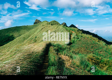 Mont Batulao aux Philippines Banque D'Images