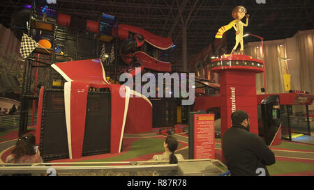 Camp d'entraînement junior jeux dans Ferrari World Abu Dhabi Banque D'Images