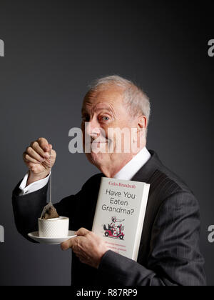 Gyles Brandreth au déjeuner littéraire Oldie 11/12/18, Simpson sur le Strand. Banque D'Images