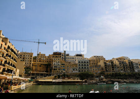 Xlendi, Gozo, Malte - Paysage Urbain, vue panoramique. Banque D'Images