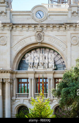 Valencia, Espagne, Mai 2013 : détail de la façade principale de la poste centrale de la Plaça de l'Ajuntament de Valence, Espagne Banque D'Images