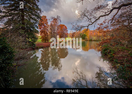 Le nord de Londres Hampstead Heath park sur une journée ensoleillée d'automne Banque D'Images