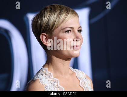 WESTWOOD, LOS ANGELES, CA, USA - Octobre 01 : L'actrice Michelle Williams portant une robe Louis Vuitton arrive à la première mondiale de Columbia Pictures' 'Venom' qui s'est tenue au Regency Village Theatre Le 1 octobre 2018 à Westwood, Los Angeles, Californie, États-Unis. (Photo par Xavier Collin/Image Press Office) Banque D'Images