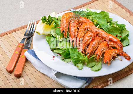 Poêlée de langoustines à la mâche Banque D'Images