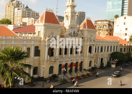 Vietnam : Ho Chi Ming City's Opera depuis le toit de la légendaire Rex Hotel Banque D'Images