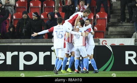 Prague, République tchèque. 13 Décembre, 2018. dans l'action au cours de l'UEFA Europa League, Groupe, Groupe C, match entre SK Slavia Praha et le FC Zenit Saint-Pétersbourg, à Prague, en République tchèque, le 13 décembre 2018. Credit : Michal Kamaryt/CTK Photo/Alamy Live News Banque D'Images
