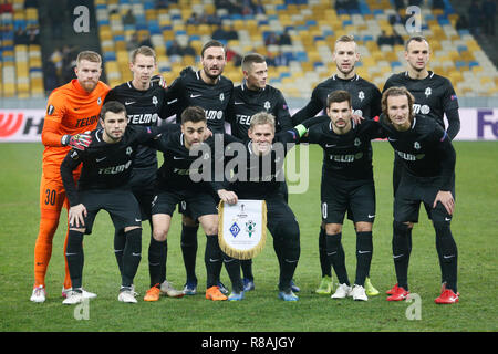 Les joueurs de Jablonec sont vus posant pour une photo après l'UEFA Europa League Groupe K match de foot entre FC Dynamo Kiev et FK Jablonec à la NSK Olimpiyskiy à Kiev. ( Score final ; Dyanamo Kiev 0:1 Jablonec ) Banque D'Images