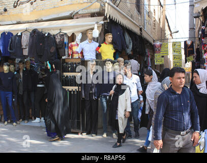 Shiraz, Iran. 20 Oct, 2018. Iran - scène de marché dans le centre de Shiraz, province de Fars, non loin de la Bazar Vakil et le Shah Cherih de culte (Shah-e-Cheragh Shrine, lieu de sépulture de deux frères de la 8e Imam chiite Reza). Prise le 20.10.2018. Crédit : Rolf Zimmermann | utilisée dans le monde entier/dpa/Alamy Live News Banque D'Images