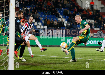 TILBURG - 14-12-2018, Koning Willem II stadion néerlandaise de football saison 2018 / 2019 de l'Eredivisie. ADO La Haye player Tom Beugelsdijk pendant le match Willem II - ADO. Banque D'Images