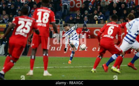 Duisburg, Allemagne. 14 Décembre, 2018. firo : Football, 14.12.2018 2. Saison 2018/2019 Bundesliga, MSV Duisburg - HSV Hamburg Hambourg Hambourg Moritz Stoppelkamp (#  33) MSV Duisburg, Freistovu | Conditions de crédit dans le monde entier : dpa/Alamy Live News Banque D'Images