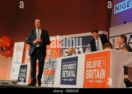 Londres, Royaume-Uni. 15 Décembre, 2018. Nigel Farage est prête à l'adresse Brexit en colère, les électeurs mécontents de PM Theresa May's mauvaise de la part de l'UE. Credit : Dario Earl/Alamy Live News Banque D'Images