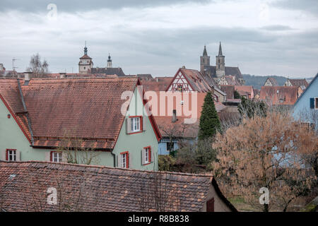 Rothenburg o.d.T., Deutschland, 5.12.2018 - Blick über die Dächer von Rothenburg ob der Tauber en Mittelfranken (Bayern). Banque D'Images