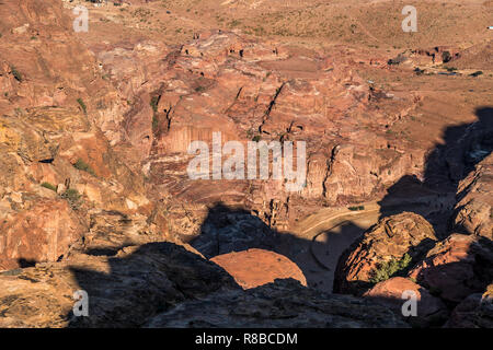 Das Theater und die Landschaft von Petra, Bosnien und her ..., Asien | Theatre et du paysage autour de Petra, Jordanie, Asie Banque D'Images