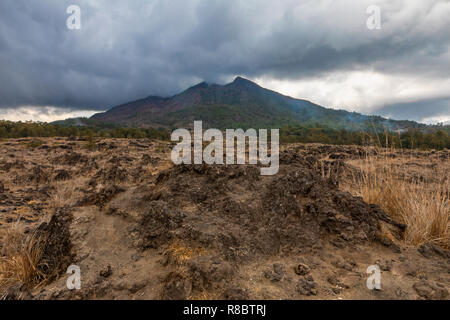 Mt. Batur volcan actif à Bali, Indonésie Banque D'Images