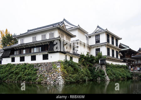 Vue sur Château de Kokura (Kokura-jo), un samouraï historique château à Kitakyushu, dans le sud du Japon. Banque D'Images