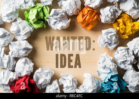 Damier symbolisant différentes solutions et de l'expression "Wanted : Idée' Banque D'Images