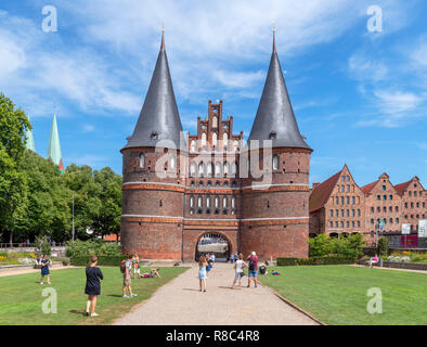 Historique l'Holstentor, 15ème siècle porte de ville, Lubeck, Schleswig-Holstein, Allemagne Banque D'Images