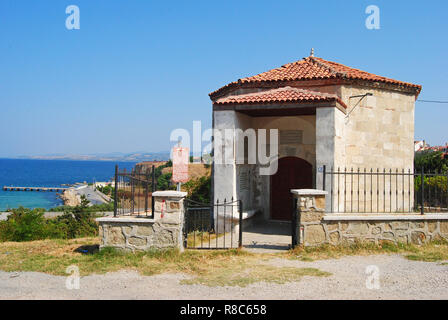 Gelibolu, Turquie - 12 août 2013. Tombe d'un fin du 14ème siècle, héros militaire Ottoman Saruca Pacha à Gelibolu. Banque D'Images