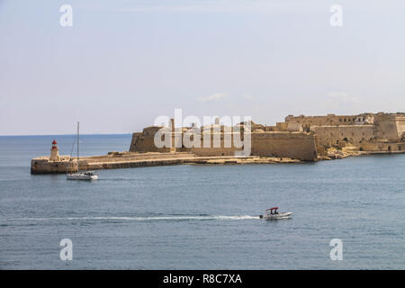 Musée de la guerre et le phare du port de La Valette, Malte Banque D'Images