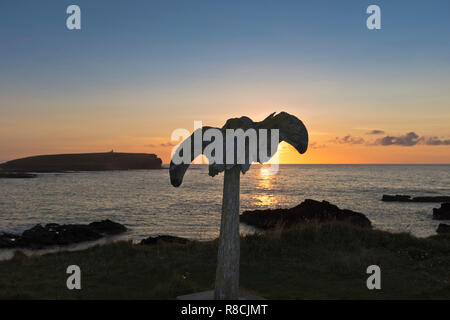 Dh Whalebone BIRSAY ORKNEY Coucher de soleil sur la côte nord de baleine Banque D'Images