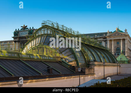 Le Palmenhaus Burggarten dans les jardins de Vienne, Autriche. Banque D'Images