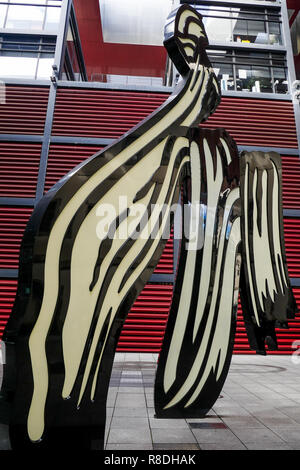 Extension moderne par l'architecte français Jean Nouvel, Museo Nacional Centro de Arte Reina Sofía, Madrid, Espagne Banque D'Images