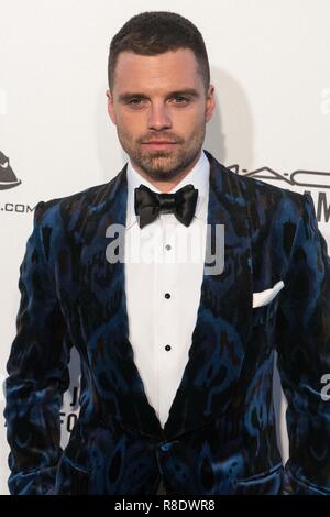 WEST HOLLYWOOD, LOS ANGELES, CA, USA - Le 04 mars : Sebastian Stan à la 26e assemblée annuelle de l'Elton John AIDS Foundation Academy Awards Viewing Party organisée à la ville de West Hollywood Park le 4 mars 2018 à West Hollywood, Los Angeles, Californie, États-Unis. (Photo de Kenneth Chan/Image Press Office) Banque D'Images