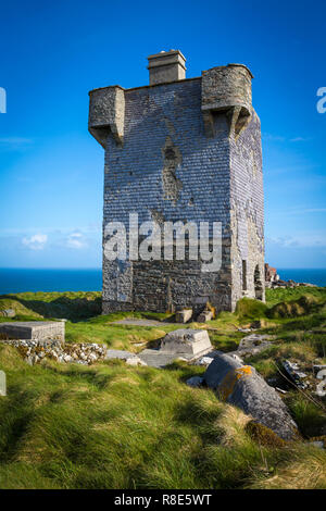 Ruines sur le haut de la tête de front, West Cork Banque D'Images