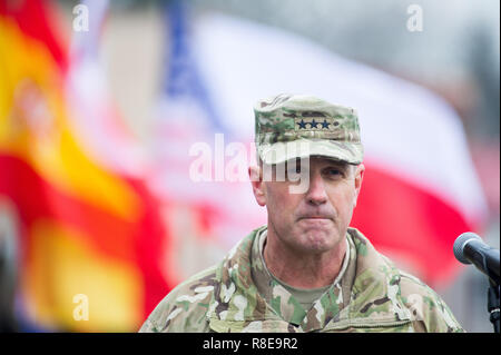 Le Lieutenant-général John C. Thomson III, commandant du Commandement terrestre LANDCOM dans la Division multinationale nord-est de la DN-ne siège à Elblag, Pola Banque D'Images