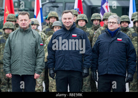 Mariusz Blaszczak, Ministre de la Défense, et Andrzej Duda, Président de Pologne, au cours de sa visite dans la Division multinationale nord-est de la DN-NE Headquarte Banque D'Images