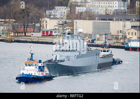 Corvette de classe Gawron polonais converti en navire de patrouille extracôtiers 241 ORP Slazak durant des essais en mer à Gdynia, Pologne. 20 novembre 2018 © Wojciech St Banque D'Images