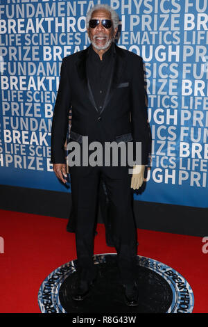 MOUNTAIN VIEW, CA, USA - Décembre 03 : Morgan Freeman à la percée 2018 Cérémonie de remise des prix s'est tenue au Centre de recherche Ames de la NASA le 3 décembre 2017 à Mountain View, Californie, États-Unis. (Photo par Xavier Collin/Image Press Office) Banque D'Images