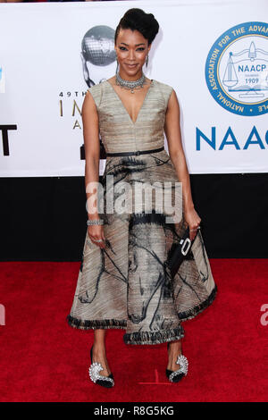 PASADENA, LOS ANGELES, CA, USA - 15 janvier : Sonequa Martin Green à la 49ème NAACP Image Awards tenue au Pasadena Civic Auditorium le 15 janvier 2018 à Pasadena, Los Angeles, Californie, États-Unis. (Photo par Xavier Collin/Image Press Office) Banque D'Images