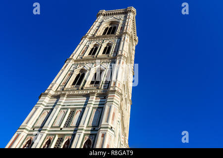 Le clocher de Giotto (campanile) dans la Cathédrale de Santa Maria del Fiore, le Duomo de Florence. Italie Banque D'Images