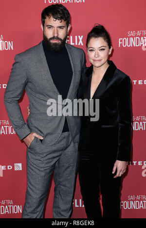 BEVERLY HILLS, LOS ANGELES, CA, USA - 09 novembre : Tom Cullen, Kati Outinen arrive à la SAG-2017 Fondation de l'AFTRA Patron Artistes Awards tenue à l'Wallis Annenberg Center for Performing Arts le 9 novembre 2017 à Beverly Hills, Los Angeles, Californie, États-Unis. (Photo par Xavier Collin/Image Press Office) Banque D'Images