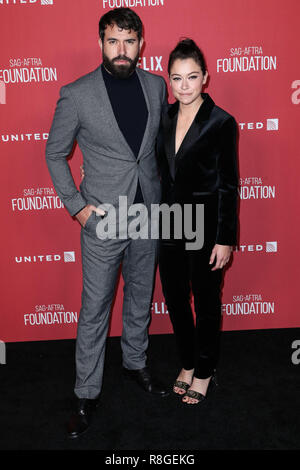 BEVERLY HILLS, LOS ANGELES, CA, USA - 09 novembre : Tom Cullen, Kati Outinen arrive à la SAG-2017 Fondation de l'AFTRA Patron Artistes Awards tenue à l'Wallis Annenberg Center for Performing Arts le 9 novembre 2017 à Beverly Hills, Los Angeles, Californie, États-Unis. (Photo par Xavier Collin/Image Press Office) Banque D'Images